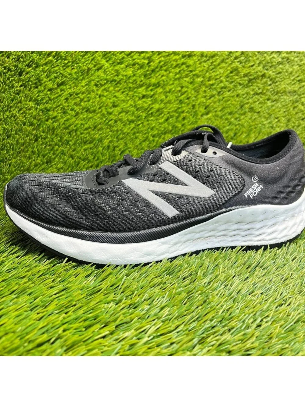 New Balance Fresh Foam 1080v9 Mens Size 8.5 Black Gray Running Shoes Sneakers